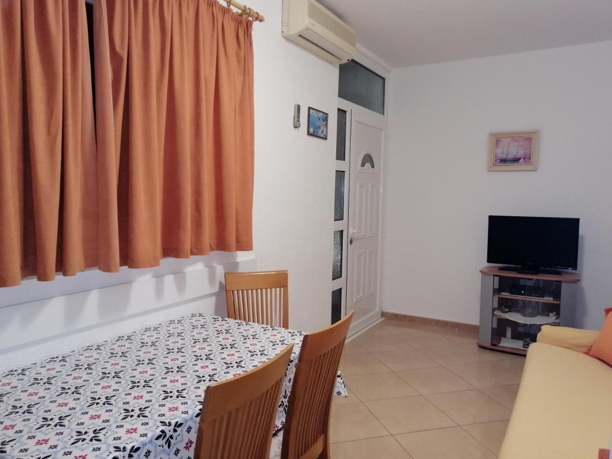 Apartmani Stipan Brela Exteriör bild