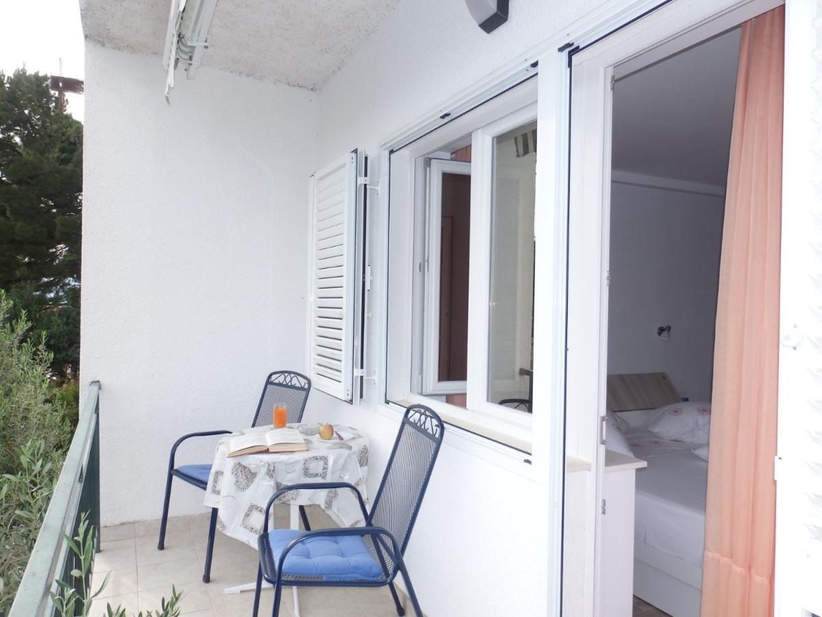Apartmani Stipan Brela Exteriör bild