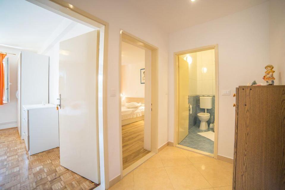 Apartmani Stipan Brela Exteriör bild