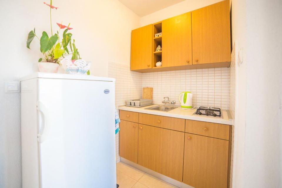 Apartmani Stipan Brela Exteriör bild